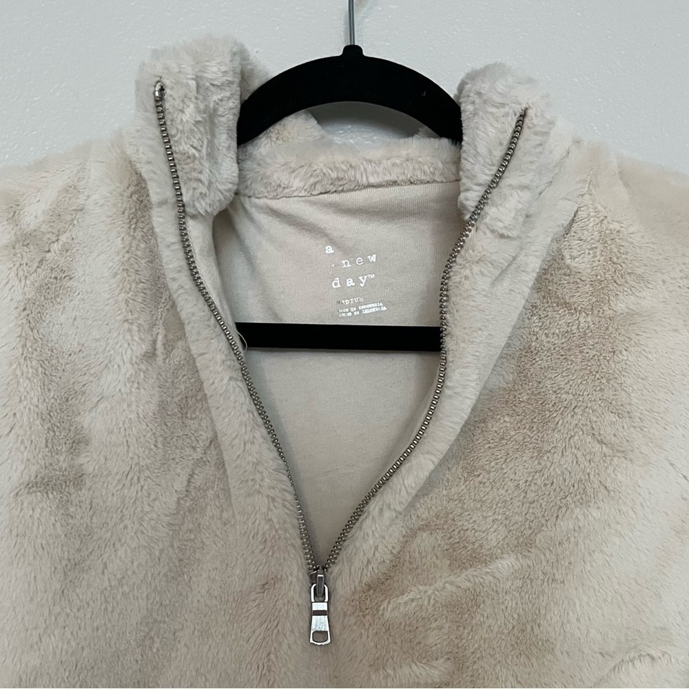 A NEW DAY- Faux Fur Half Zip Jacket in Beige Size M - Picture 2 of 5